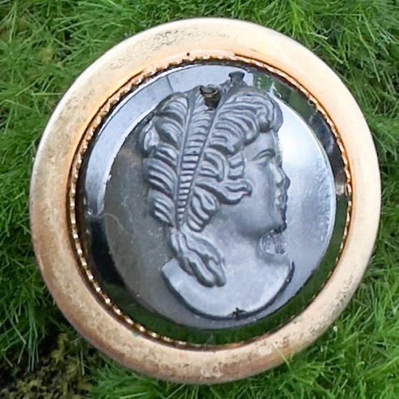 Vintage Hematite Cameo Intaglio Brooch And Clip On Earrings Set W German Style - Picture 9 of 13